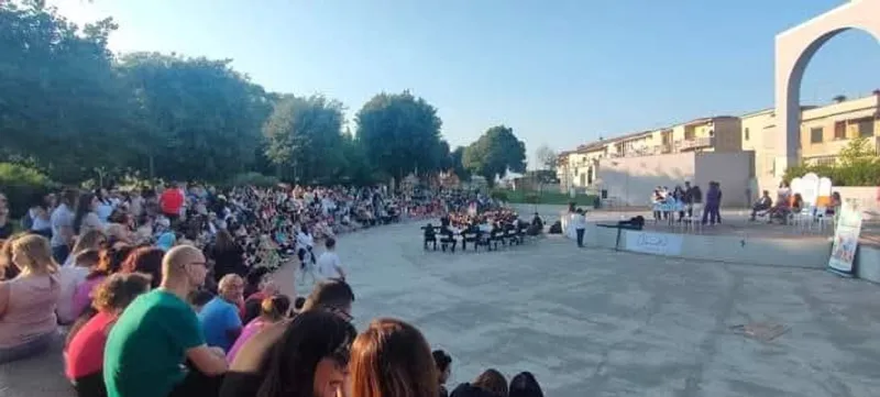 Gli studenti riuniti per "Regalaci una Storia"