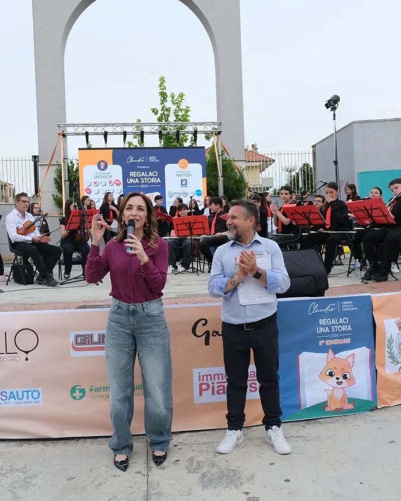 La cerimonia sul palco, tra premiazioni e musica